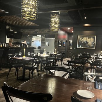 Westchester - Inside - New American Near Me - Chesterfield, Missouri Westchester - Inside - New American Near Me - Chesterfield, Missouri