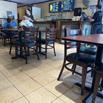 Sue's Kitchen - Cozy dining area - Thai Near Me - El Sobrante, California