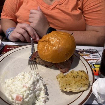 Big Ed's BBQ - BBQ Beef Brisket Sandwich - Barbeque Near Me - Old Bridge, New Jersey