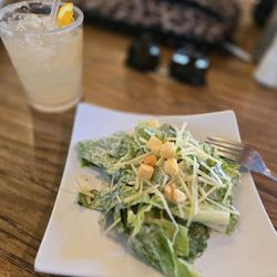 La Sinaloense Restaurant - The fajitas came with a salad. Their margarita