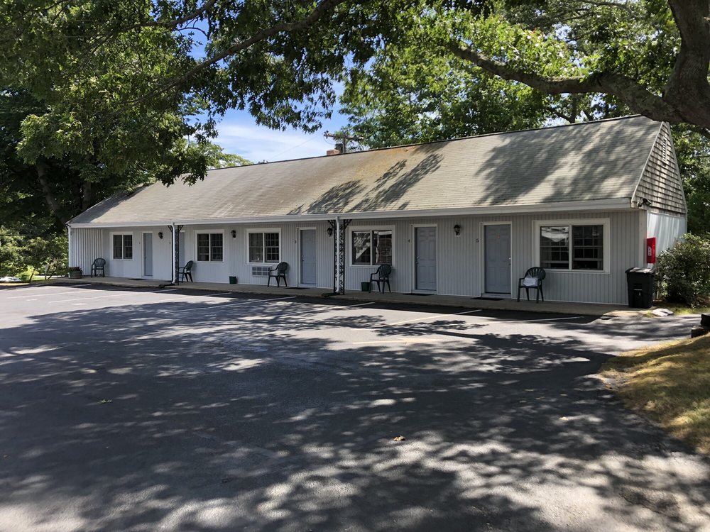 SKAKET BEACH MOTEL Updated August 2024 11 Photos & 37 Reviews 203