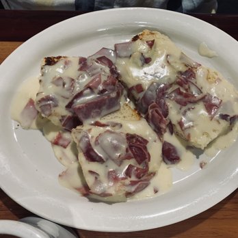Granny's - Biscuits & Chipped Beef Gravy - American Near Me - Winchester, Virginia