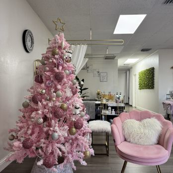 Q Lashes & Beauty - Cutesy pink Christmas dreams. - Skin Care Near Me - Roseville, California Q Lashes & Beauty - Cutesy pink Christmas dreams. - Skin Care Near Me - Roseville, California