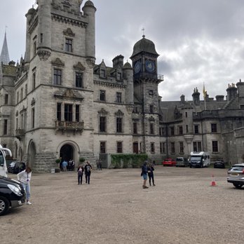 Dunrobin Castle - Front of beautiful Dunrobin Castle - Landmarks & Historical Buildings Near Me
