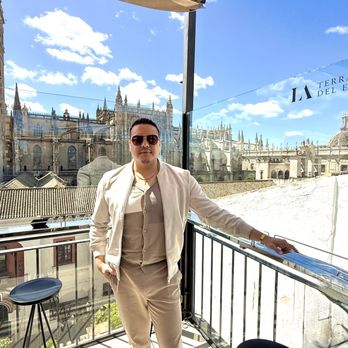 La Terraza de EME - Bar area with an incredible view - Lounges Near Me - Seville, SE La Terraza de EME - Bar area with an incredible view - Lounges Near Me - Seville, SE