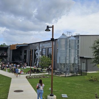 Crooked Can Brewery - Outside - Breweries Near Me - Minneola, Florida