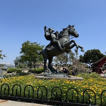 Heritage Park - Parks Near Me - Cerritos, California