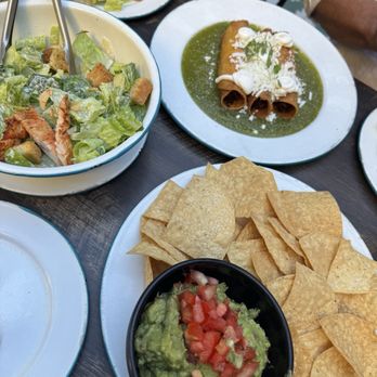 El Jardin Tequila Bar - Caesar salad with chicken - A+ Guac and chips - A Flautas de pollo - A+++ - Mexican Near Me - San Jose, California El Jardin Tequila Bar - Caesar salad with chicken - A+ Guac and chips - A Flautas de pollo - A+++ - Mexican Near Me - San Jose, California