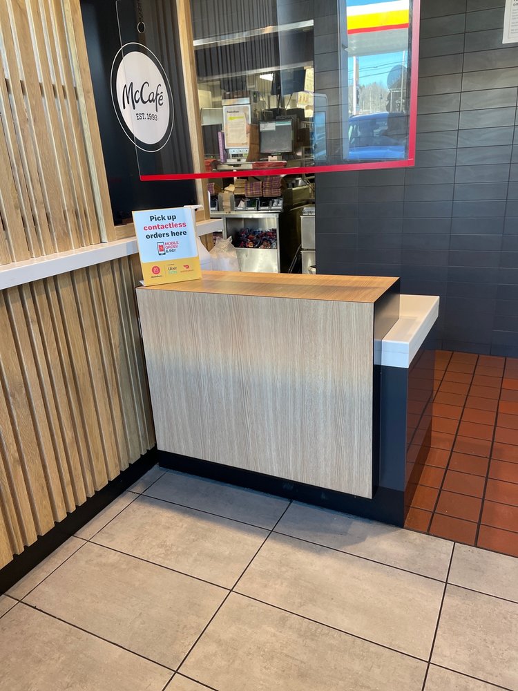 MCDONALD’S Updated October 2024 828 Minot Ave, Auburn, Maine Fast