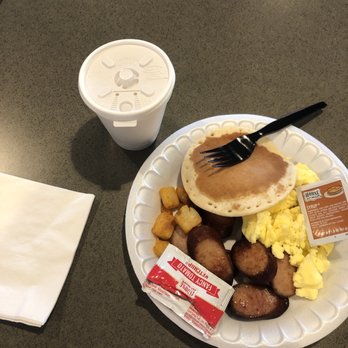 Biltmore Hotel & Suites - Continental Breakfast + Coffee - Hotels Near Me - Fargo, North Dakota Biltmore Hotel & Suites - Continental Breakfast + Coffee - Hotels Near Me - Fargo, North Dakota