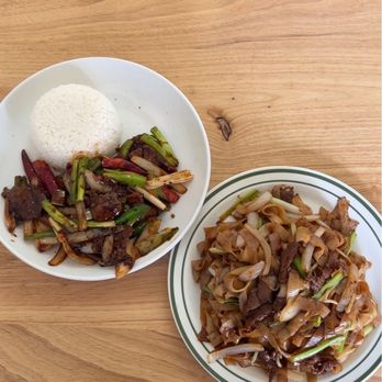 Snow Bliss - Mongolian Beef and Beef Chow Fun! - Asian Fusion Near Me - San Francisco, California Snow Bliss - Mongolian Beef and Beef Chow Fun! - Asian Fusion Near Me - San Francisco, California