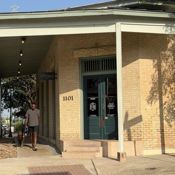 Vintage Bookstore And Wine Bar - Entrance to Vintage - Wine Bars Near Me - Austin, Texas Vintage Bookstore And Wine Bar - Entrance to Vintage - Wine Bars Near Me - Austin, Texas