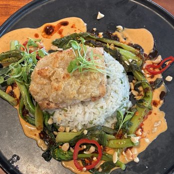 La Hiki - Mac Nut Crusted Mahi Mahi - Breakfast & Brunch Near Me - Kapolei, Hawaii La Hiki - Mac Nut Crusted Mahi Mahi - Breakfast & Brunch Near Me - Kapolei, Hawaii