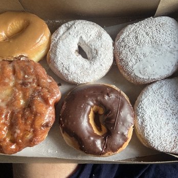 Le Cave's Bakery & Donuts - All vegan! Glazed, powdered, two filled, apple fritter, chocolate - Bakeries Near Me - Tucson, Arizona Le Cave's Bakery & Donuts - All vegan! Glazed, powdered, two filled, apple fritter, chocolate - Bakeries Near Me - Tucson, Arizona