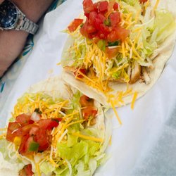 Lucharitos - Chicken tacos