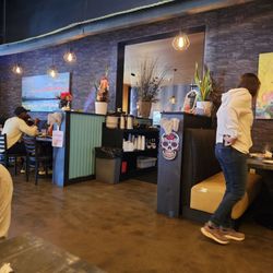 Dave's Valley Grill - Atmosphere