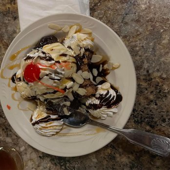 Rockbridge Rainbow Trout and Game Ranch - ice cream sundae - American Near Me - Rockbridge, Missouri Rockbridge Rainbow Trout and Game Ranch - ice cream sundae - American Near Me - Rockbridge, Missouri