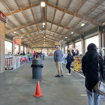 State Farmers Market - The outside area where the produce, eggs, and honey are sold - Farmers Market Near Me - Raleigh, North Carolina State Farmers Market - The outside area where the produce, eggs, and honey are sold - Farmers Market Near Me - Raleigh, North Carolina