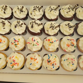 Lil Bites Bakery - Caterers Near Me Lil Bites Bakery - Caterers Near Me