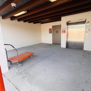 Public Storage - Only ONE cart!!1 And this is not the first time that I ran into this issue. - Self Storage Near Me - Apopka, Florida Public Storage - Only ONE cart!!1 And this is not the first time that I ran into this issue. - Self Storage Near Me - Apopka, Florida