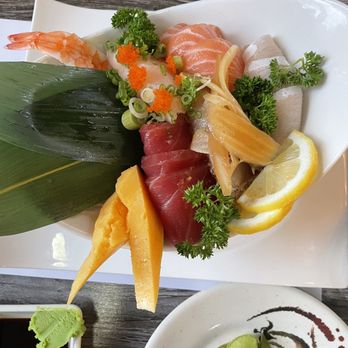 Sushi Pop - Chirashi Dinner - Japanese Near Me - Fullerton, California Sushi Pop - Chirashi Dinner - Japanese Near Me - Fullerton, California
