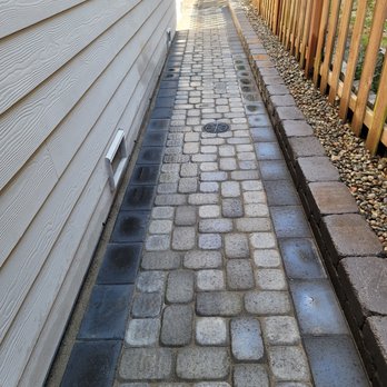 Minh's Landscaping - Flagstone Walkway - Landscaping Near Me - Puyallup, Washington Minh's Landscaping - Flagstone Walkway - Landscaping Near Me - Puyallup, Washington