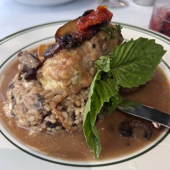 Cafe 2825 - Veal Ala Tiana - Italian Near Me - Atlantic City, New Jersey