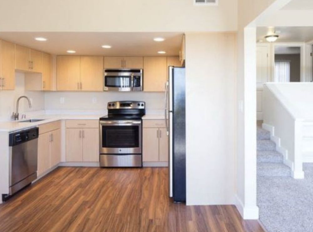 SKYLINE VISTA APARTMENTS Updated September 2024 10 Reviews 2400