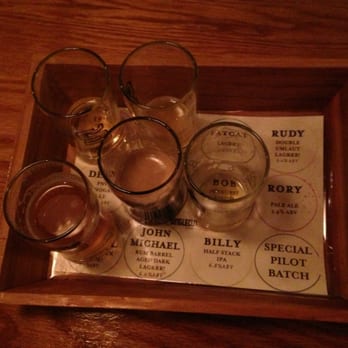 SingleCut Beersmiths - Tasting tray - Breweries Near Me - Astoria, New York SingleCut Beersmiths - Tasting tray - Breweries Near Me - Astoria, New York