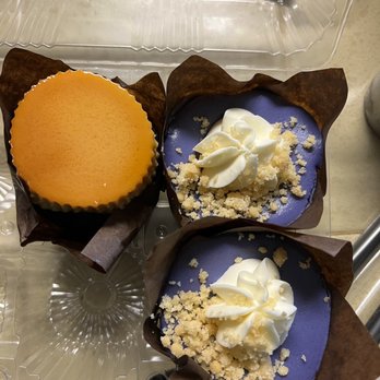Cafe 86 - flan and cheesecake cupcakes - Desserts Near Me - Union City, California Cafe 86 - flan and cheesecake cupcakes - Desserts Near Me - Union City, California
