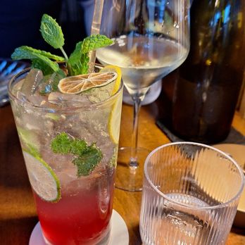 Restaurant Gish - Rose Lavenderade, non alcoholic sparkling white wine - New American Near Me - Santa Clara, California