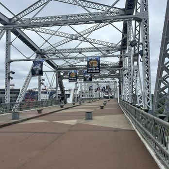 John Seigenthaler Pedestrian Bridge - The pedestrian bridge - Landmarks & Historical Buildings Near Me