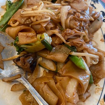 Wah Sing Chinese Restaurant - Veggie chow fun. Ask and receive more fresh veggies - Noodles Near Me - Vacaville, California Wah Sing Chinese Restaurant - Veggie chow fun. Ask and receive more fresh veggies - Noodles Near Me - Vacaville, California