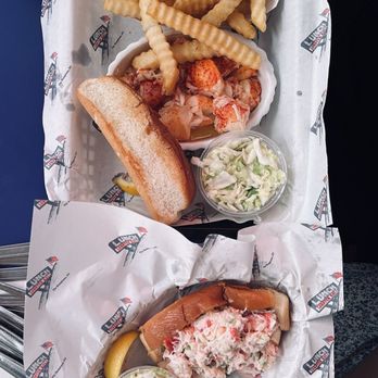 LUNCH Lobster Roll - Lobster roll - Seafood Near Me - Amagansett, New York LUNCH Lobster Roll - Lobster roll - Seafood Near Me - Amagansett, New York
