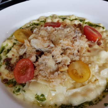 Bar Bistro - Mac n cheese w dungee?! Oh yeah, baby! - Cocktail Bars Near Me - Tacoma, Washington Bar Bistro - Mac n cheese w dungee?! Oh yeah, baby! - Cocktail Bars Near Me - Tacoma, Washington
