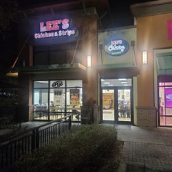 Front door to Lee's Famous Recipe Chicken