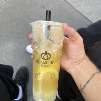 Sunmerry Bakery - Kumquat Lemon Green Tea With Lychee Jelly - Coffee & Tea Near Me - Monterey Park, California Sunmerry Bakery - Kumquat Lemon Green Tea With Lychee Jelly - Coffee & Tea Near Me - Monterey Park, California