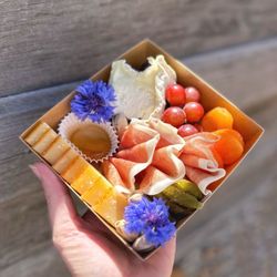 Picnic Cheese Shop - Handheld Mini To-go