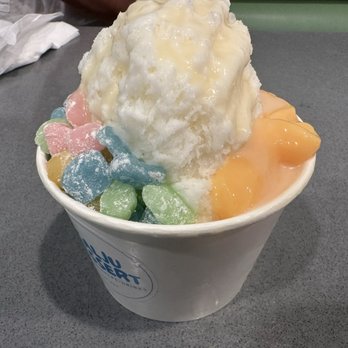 Salju Dessert - Snow ice - small original/ milk flavor with mochi and egg pudding - Desserts Near Me - Alhambra, California Salju Dessert - Snow ice - small original/ milk flavor with mochi and egg pudding - Desserts Near Me - Alhambra, California