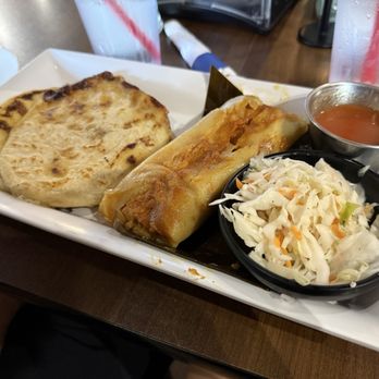 Delmy's Pupuseria - Pupusa and Tamale plate - Salvadoran Near Me - Austin, Texas