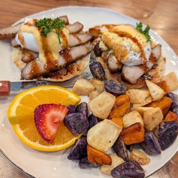 Lungo Thai Eatery - Lungo Benedict - Breakfast & Brunch Near Me - Mountain View, California