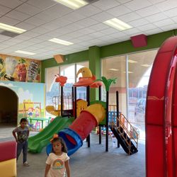 La Michoacana P Cola Ice Cream And Candy - Kids can play while you enjoy a yummy snack