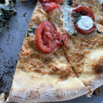The Copper Pot - Hardly any toppings and not evenly covered - Pizza Near Me - Clarkesville, Georgia