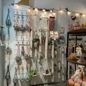 The Station Park Circle - Used, Vintage & Consignment Near Me - North Charleston, South Carolina
