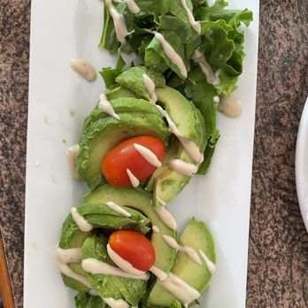 Le Relais Restaurant Bistro - Disappointing Avocado Salad - Canadian (New) Near Me - Knowlton, Quebec