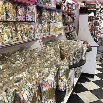 Carousel Candies - Salt Water Taffy - Candy Stores Near Me - Monterey, California