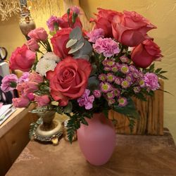 B. Cazwell's Floral Dezines - Beautiful Love Day Bouquet