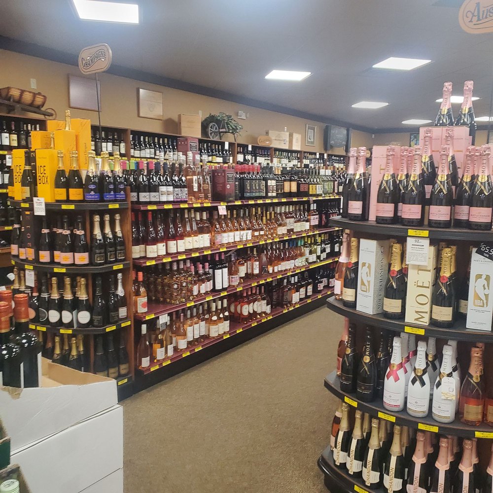 McHenry Beverage Shoppe Logo