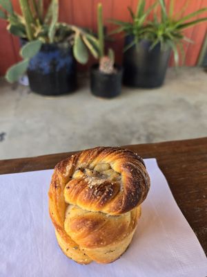 Luna Bakery by null