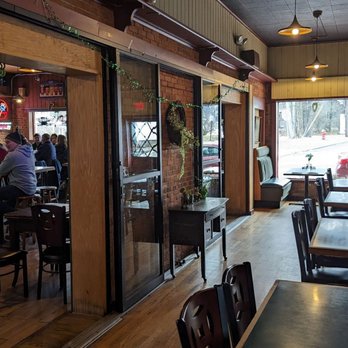 Cracker Barrel Pub - the interior of a restaurant - American Near Me - Tariffville, Connecticut